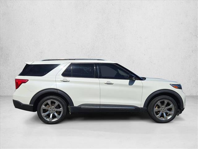 Certified 2020 Ford Explorer Platinum w/ Premium Technology Package AWD/4WD image 4