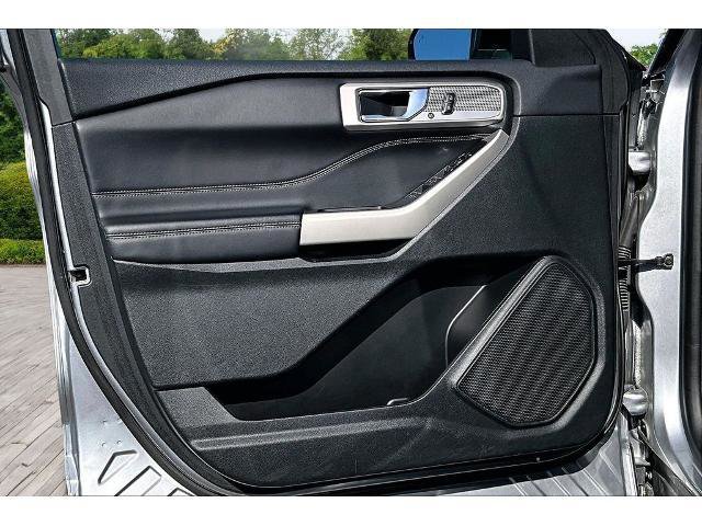 Certified 2024 Ford Explorer Limited image 19