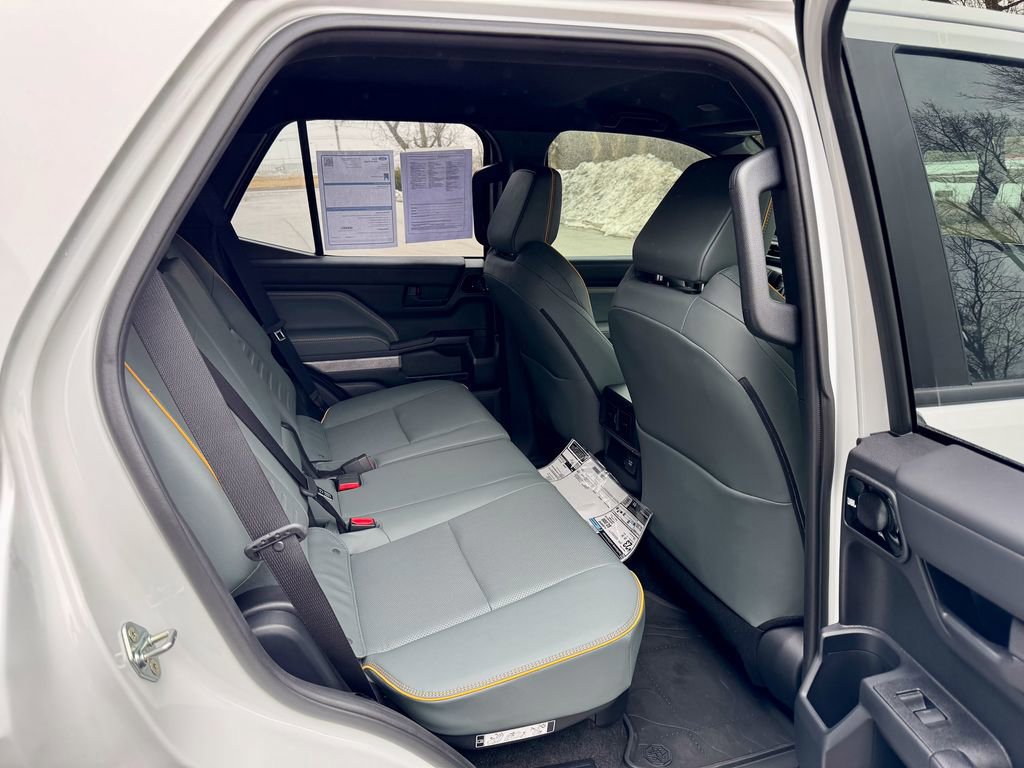 Used 2025 Toyota 4Runner Trailhunter image 19