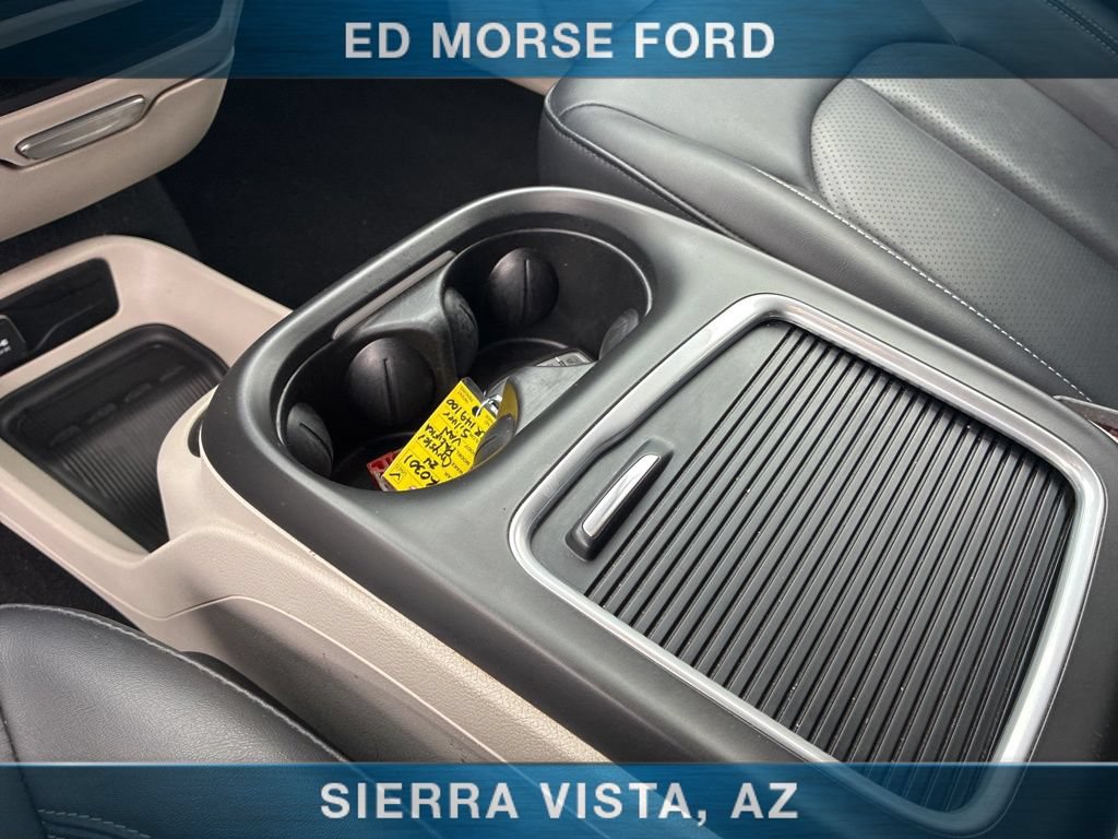 Used 2024 Chrysler Pacifica Touring-L FWD image 42