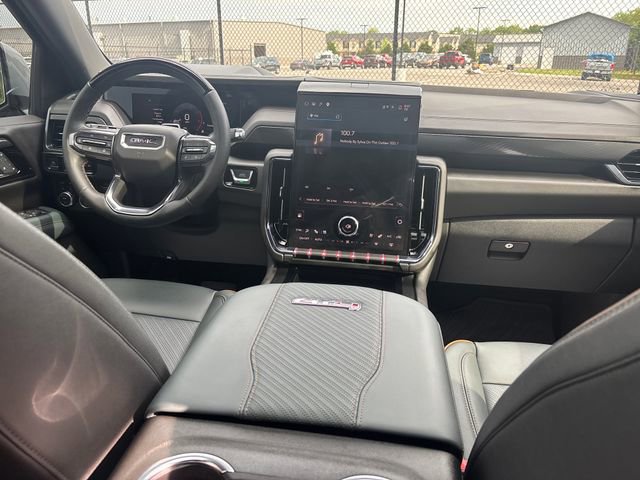 Used 2025 GMC Yukon AT4 w/ AT4 Premium Plus Package image 9