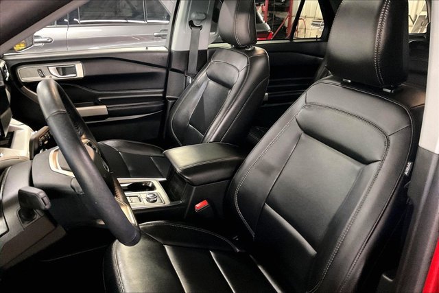 Certified 2023 Ford Explorer XLT w/ Equipment Group 202A AWD/4WD image 15