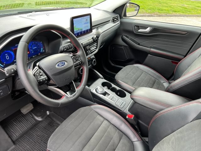 Certified 2022 Ford Escape SEL w/ SEL Stealth AWD Package image 18