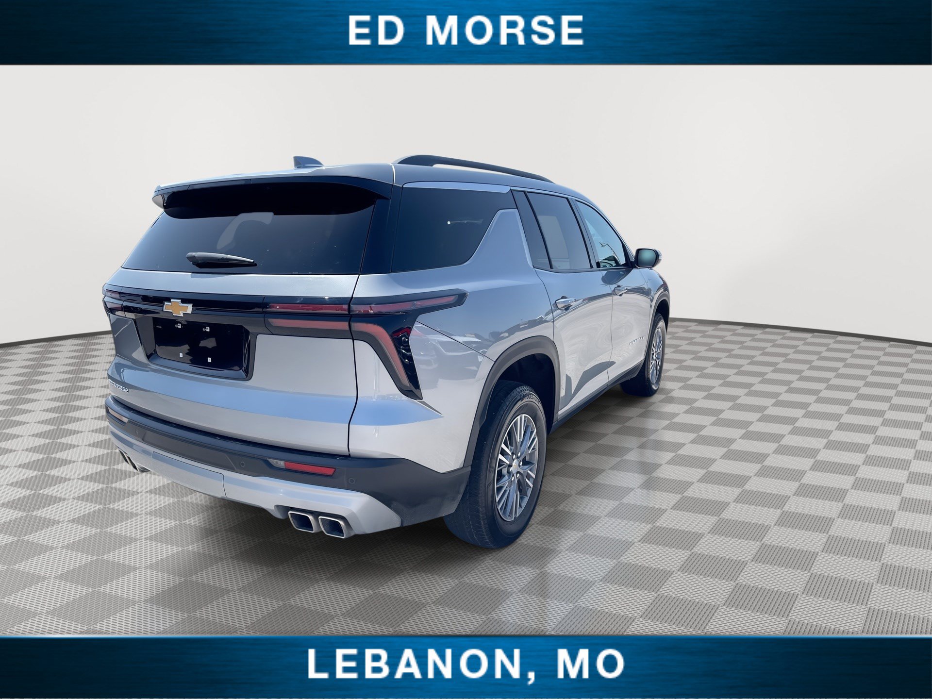 Used 2025 Chevrolet Traverse LT FWD image 8