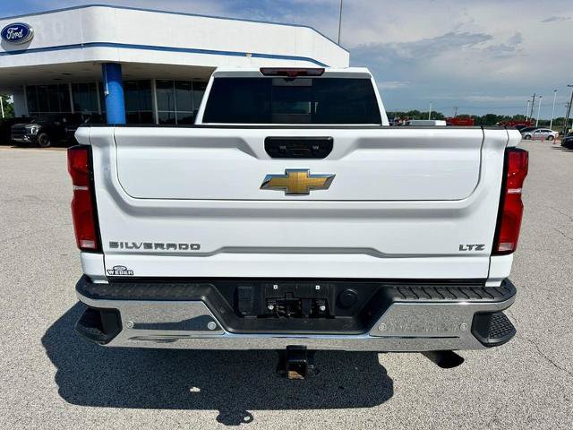 Used 2025 Chevrolet Silverado 2500 LTZ w/ LTZ Premium Package AWD/4WD image 4