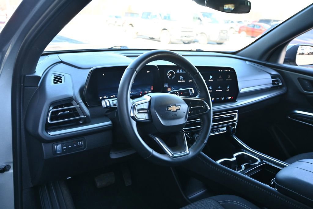 Used 2024 Chevrolet Traverse LS image 20