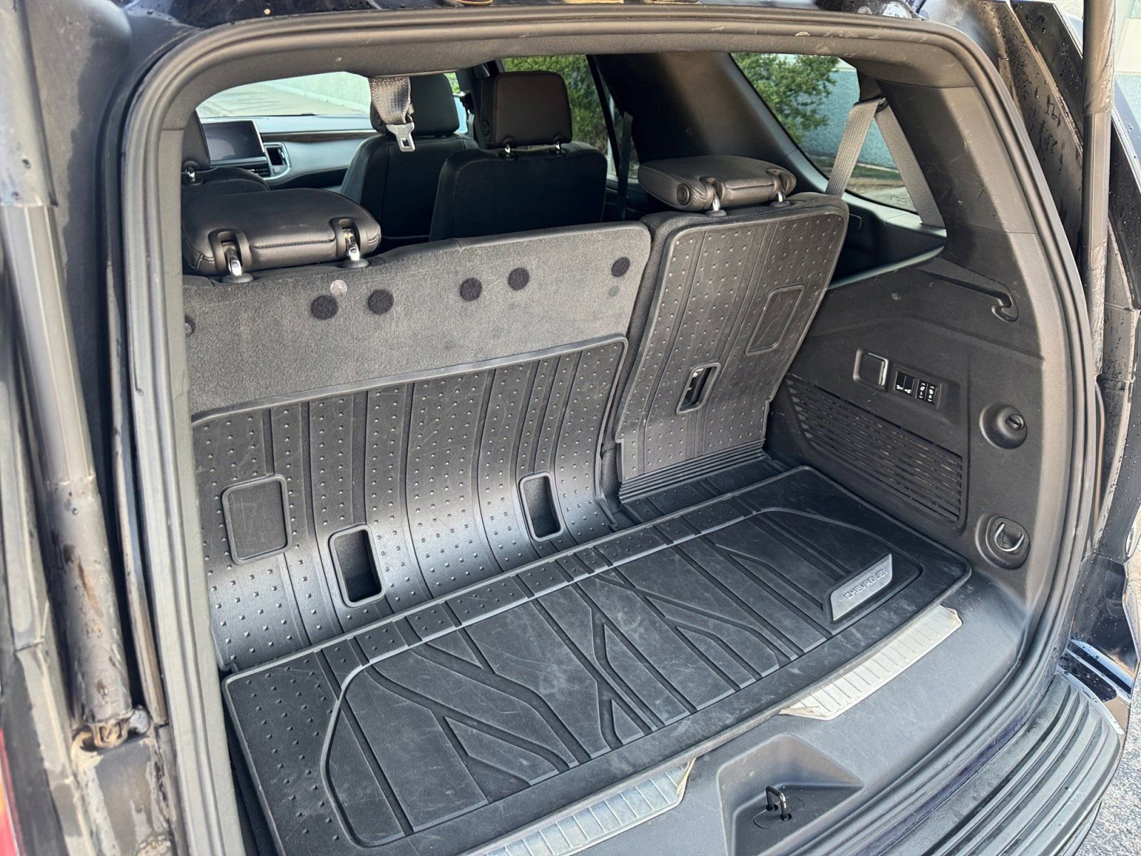 Used 2024 Chevrolet Tahoe Z71 w/ Luxury Package image 17