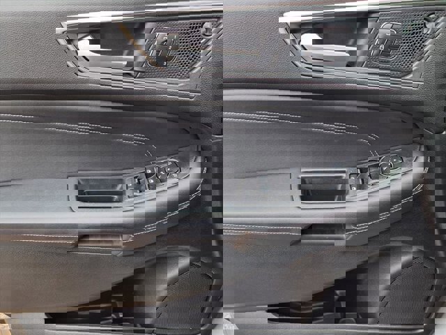 Certified 2024 Ford Edge Titanium w/ Equipment Group 301A image 23