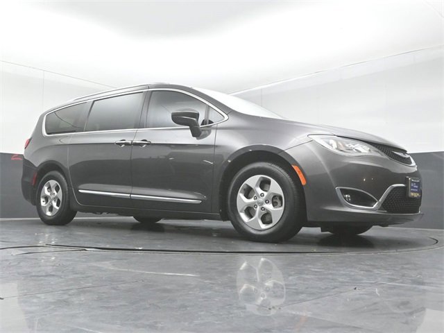 Used 2017 Chrysler Pacifica Touring-L Plus image 21