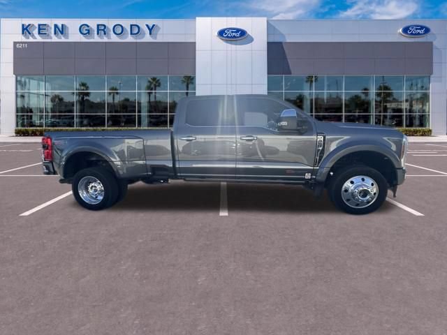 Certified 2023 Ford F450 Platinum w/ FX4 Off-Road Package AWD/4WD image 5