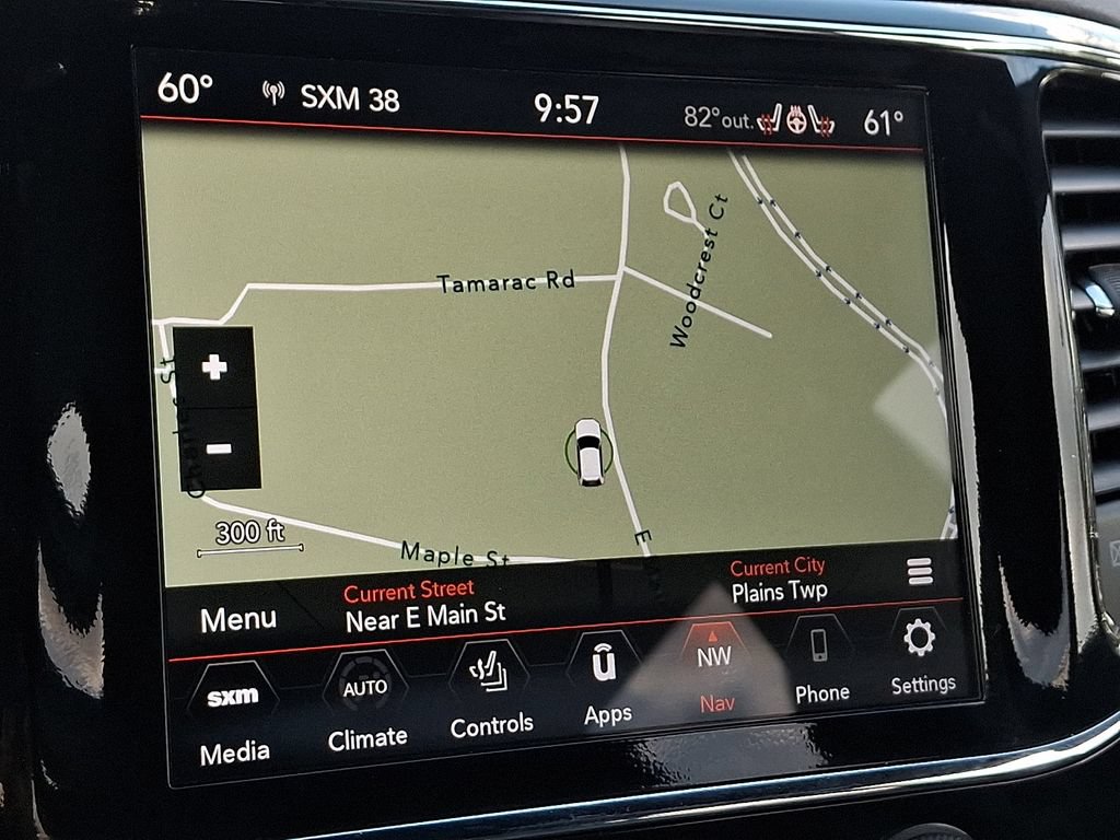 Used 2020 Jeep Grand Cherokee Limited w/ Premium Lighting Group AWD/4WD image 17