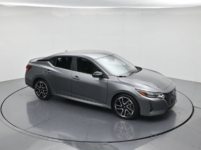 Used 2025 Nissan Sentra SR FWD image 41