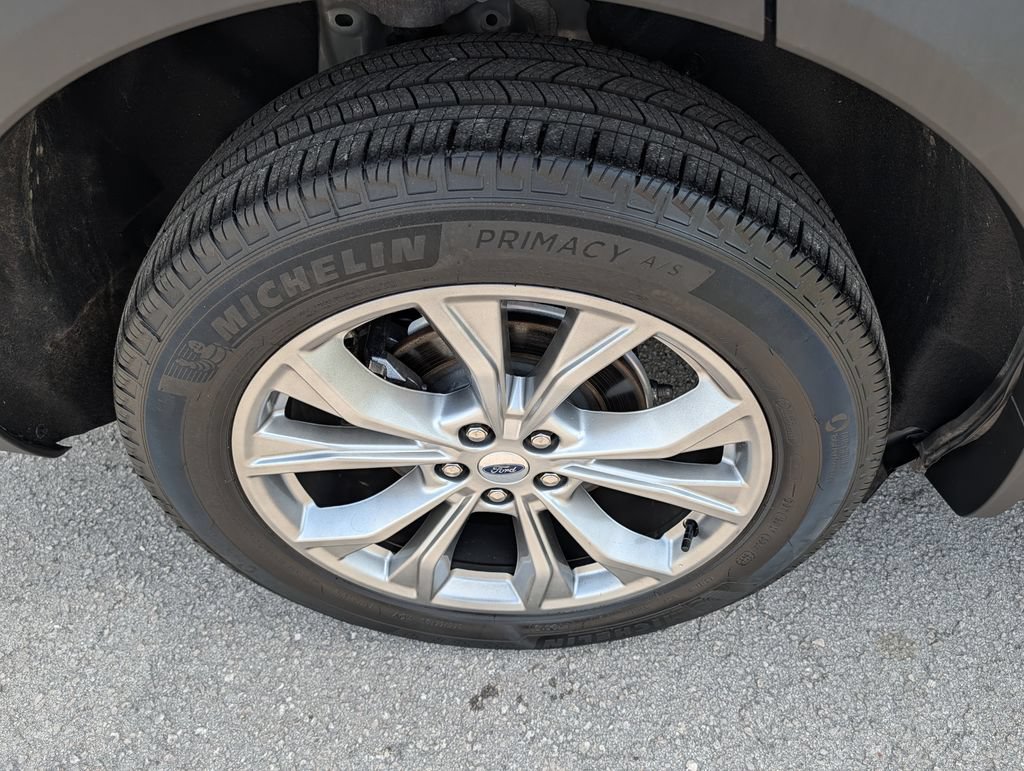 Certified 2023 Ford Explorer XLT w/ Equipment Group 202A AWD/4WD image 30