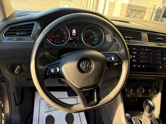 Used 2021 Volkswagen Tiguan SE AWD/4WD image 9