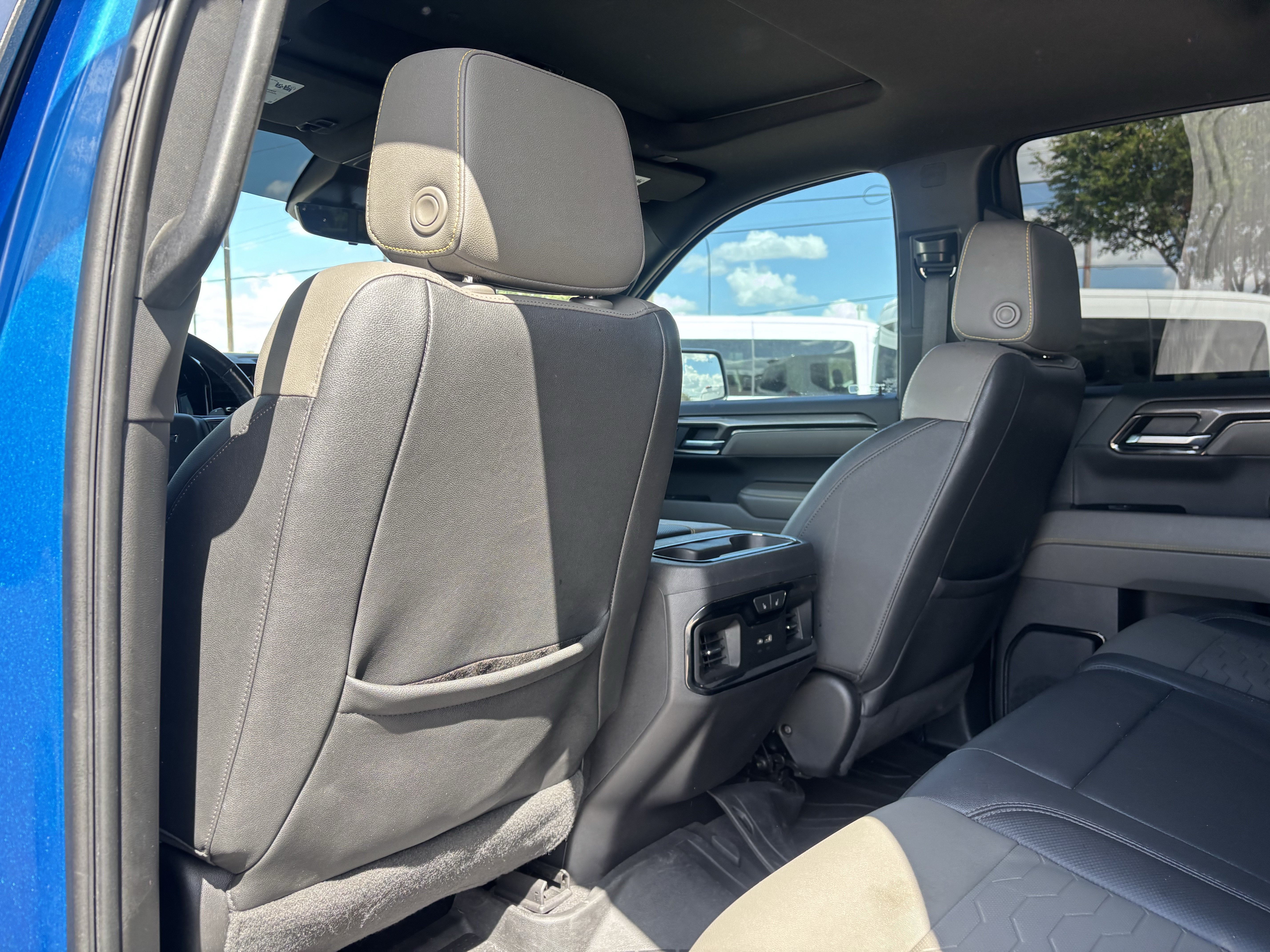 Used 2023 Chevrolet Silverado 1500 ZR2 w/ Technology Package AWD/4WD image 17