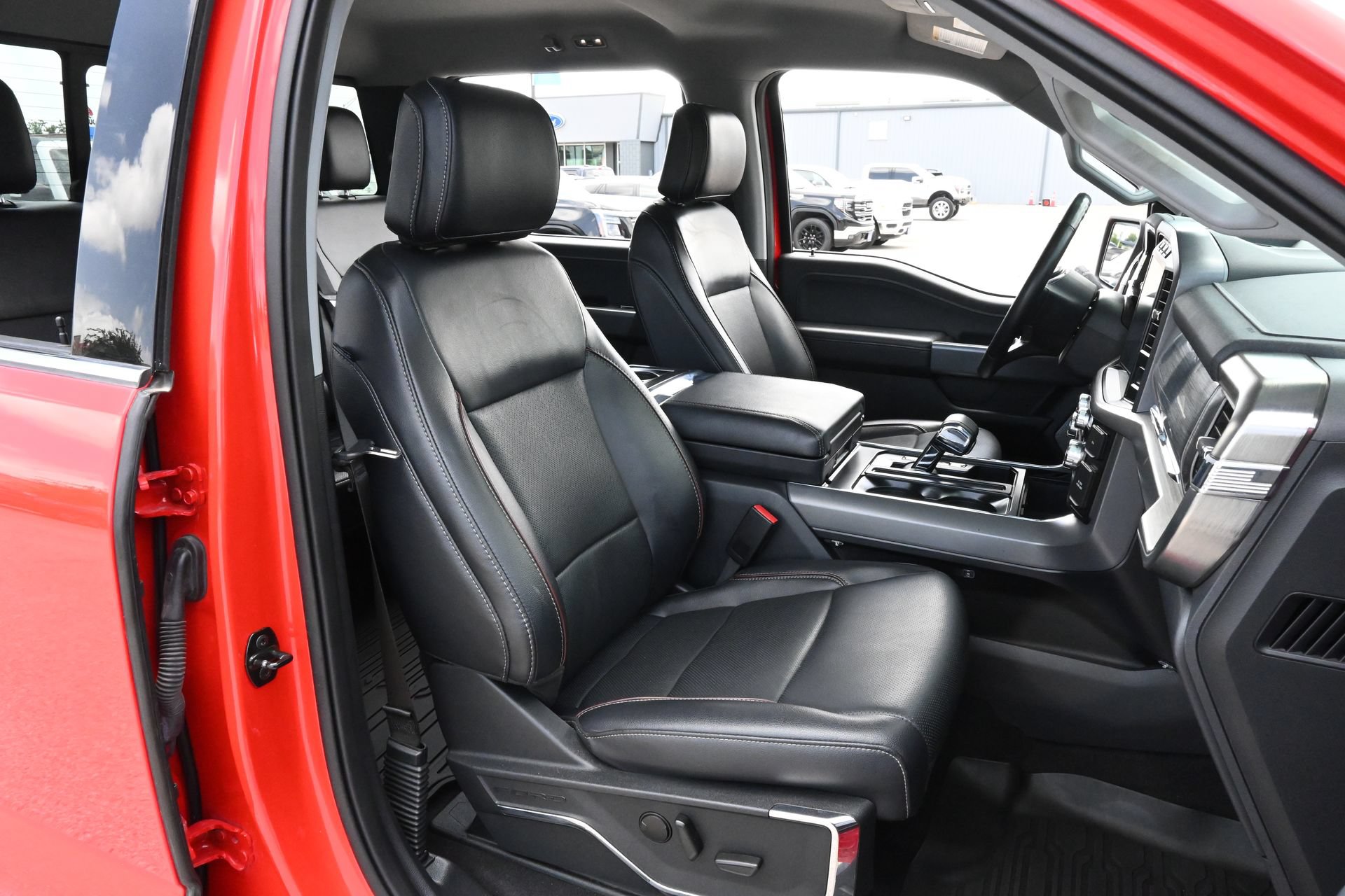 Certified 2023 Ford F150 Lariat w/ FX4 Off-Road Package AWD/4WD image 24