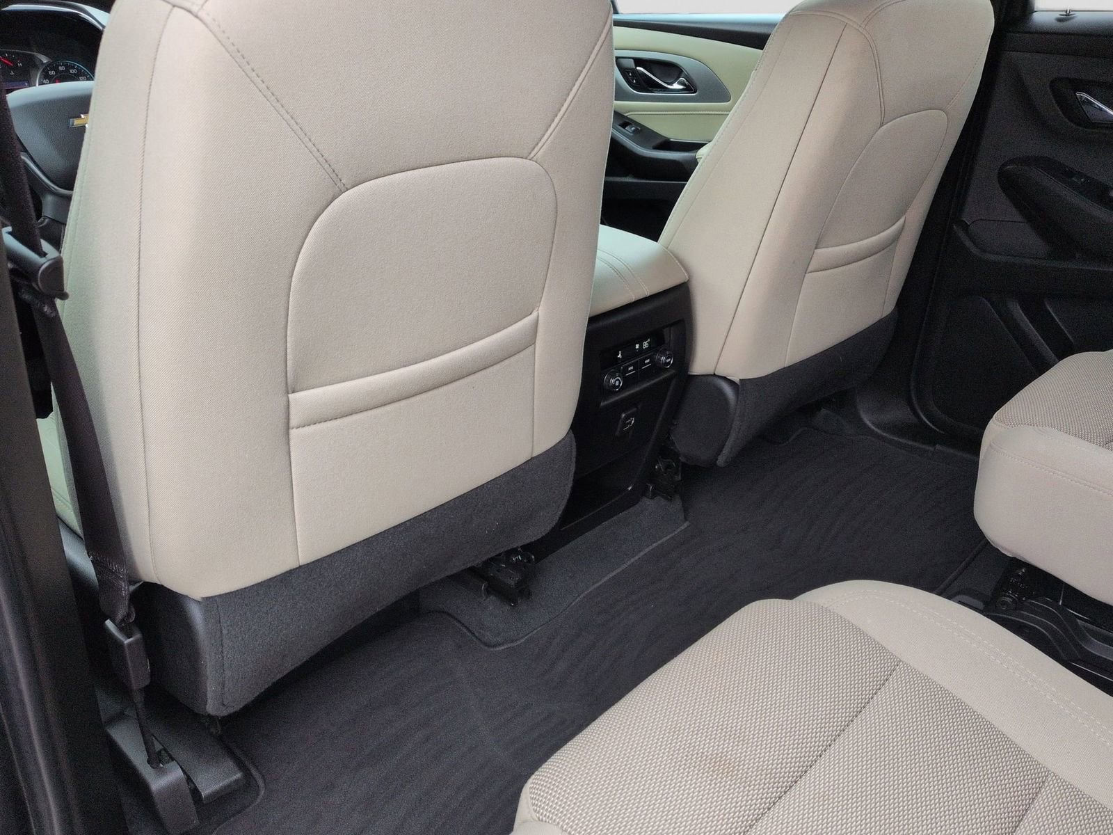 Used 2022 Chevrolet Traverse LT w/ LPO, Cargo Package image 21