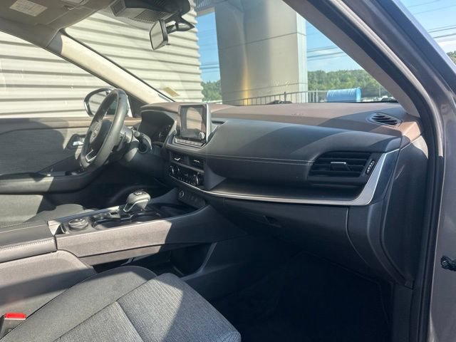 Used 2023 Nissan Rogue SV AWD/4WD image 34