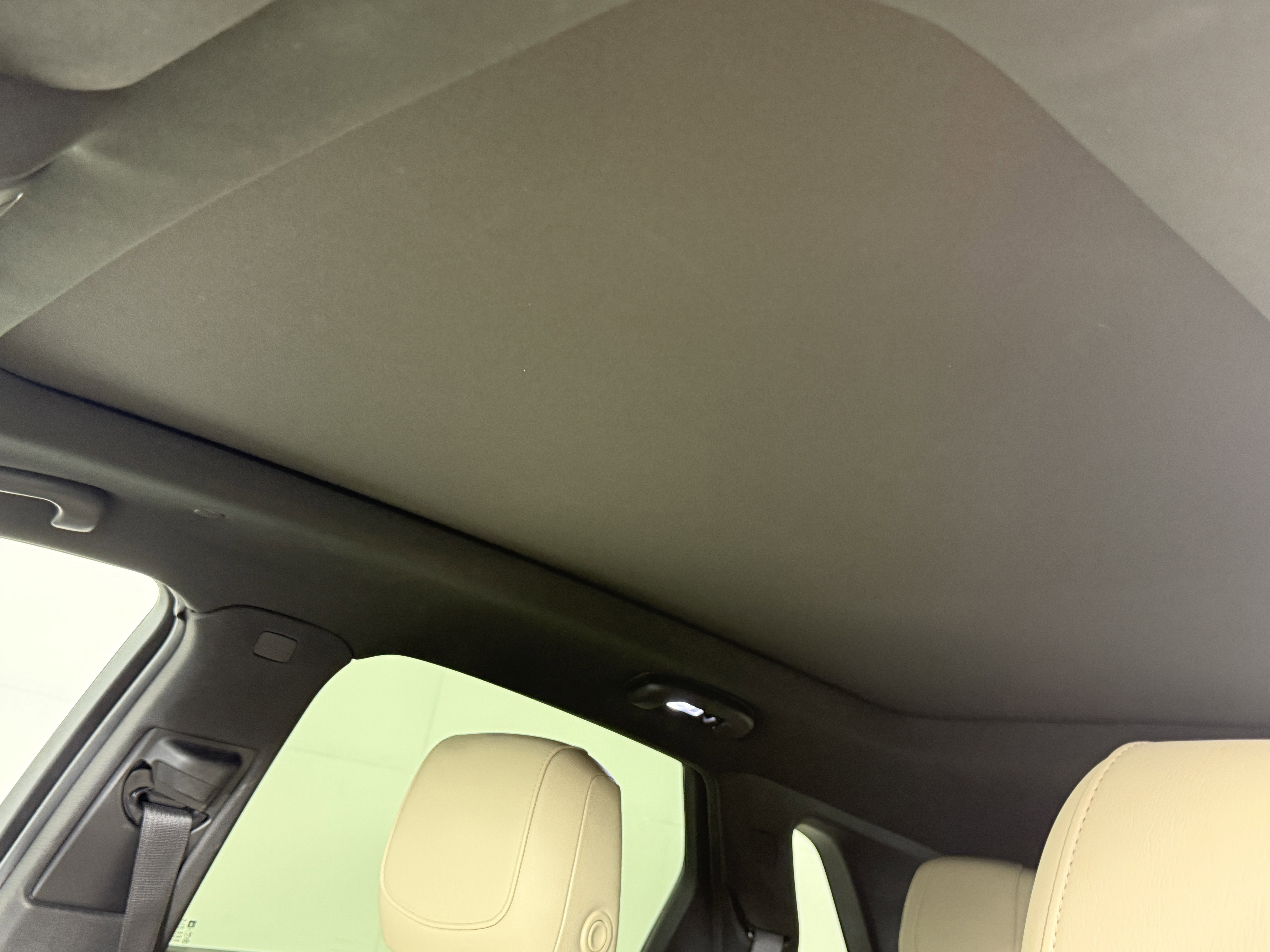 Used 2018 Cadillac XT5 Luxury w/ Driver Awareness Package image 19