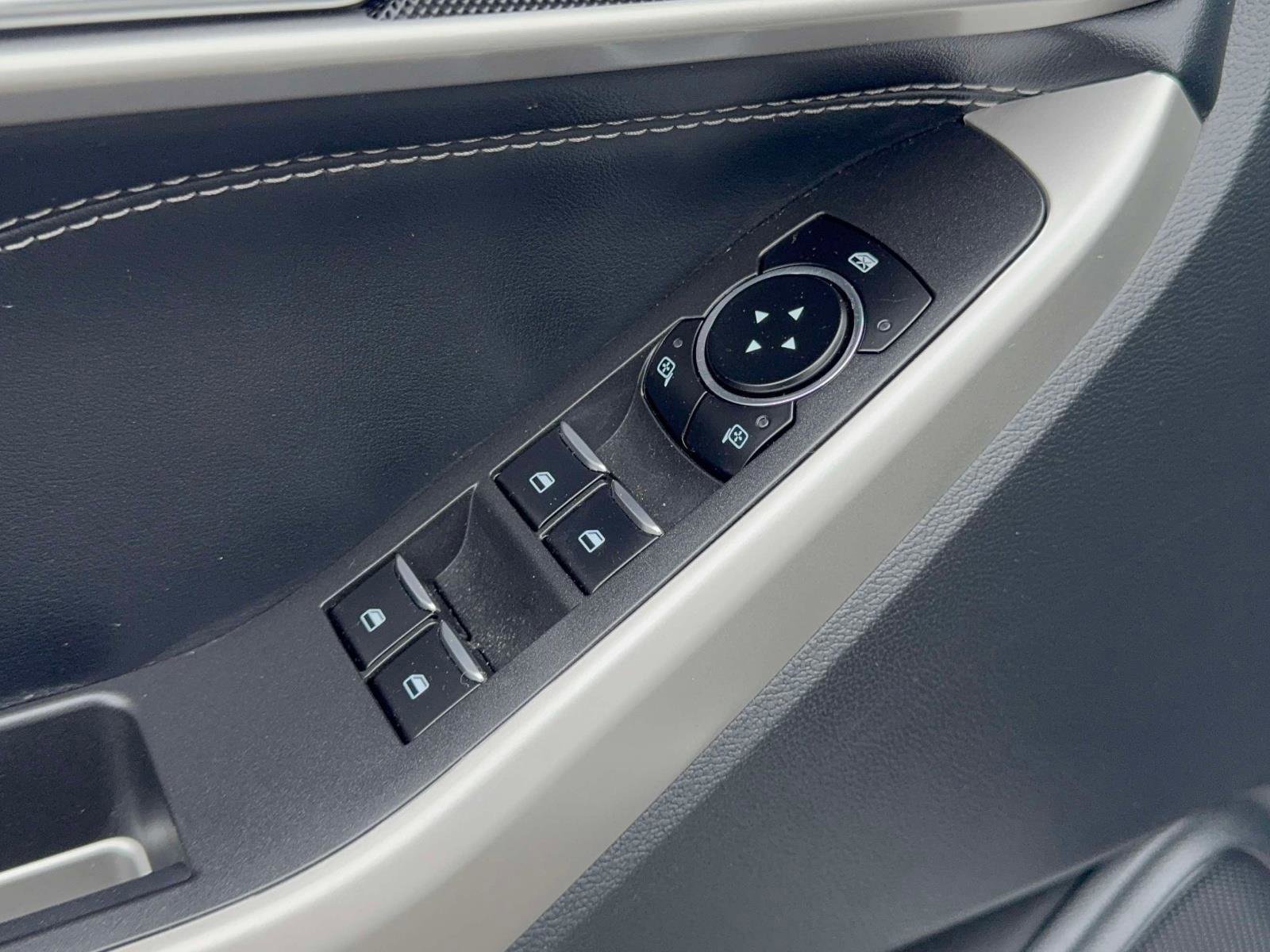 Certified 2022 Ford Explorer XLT w/ Equipment Group 202A image 16