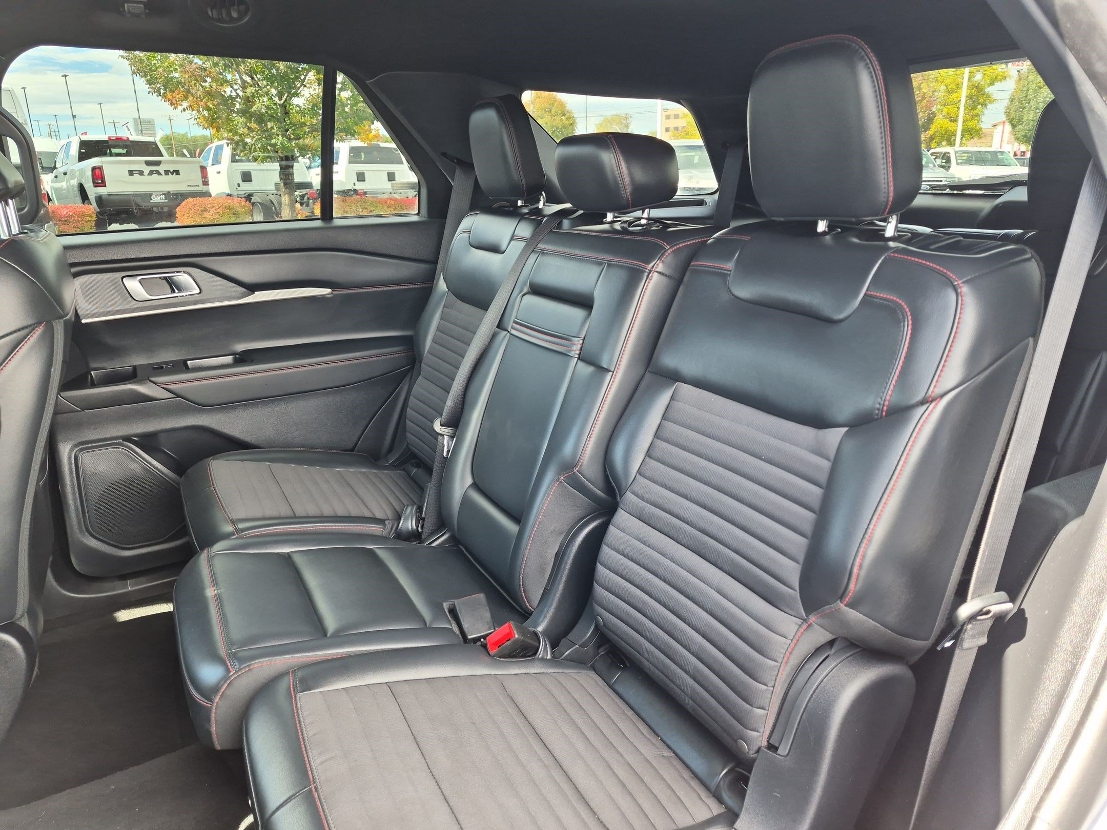 Certified 2025 Ford Explorer ST-Line w/ ST-Line Street Pack AWD/4WD image 30