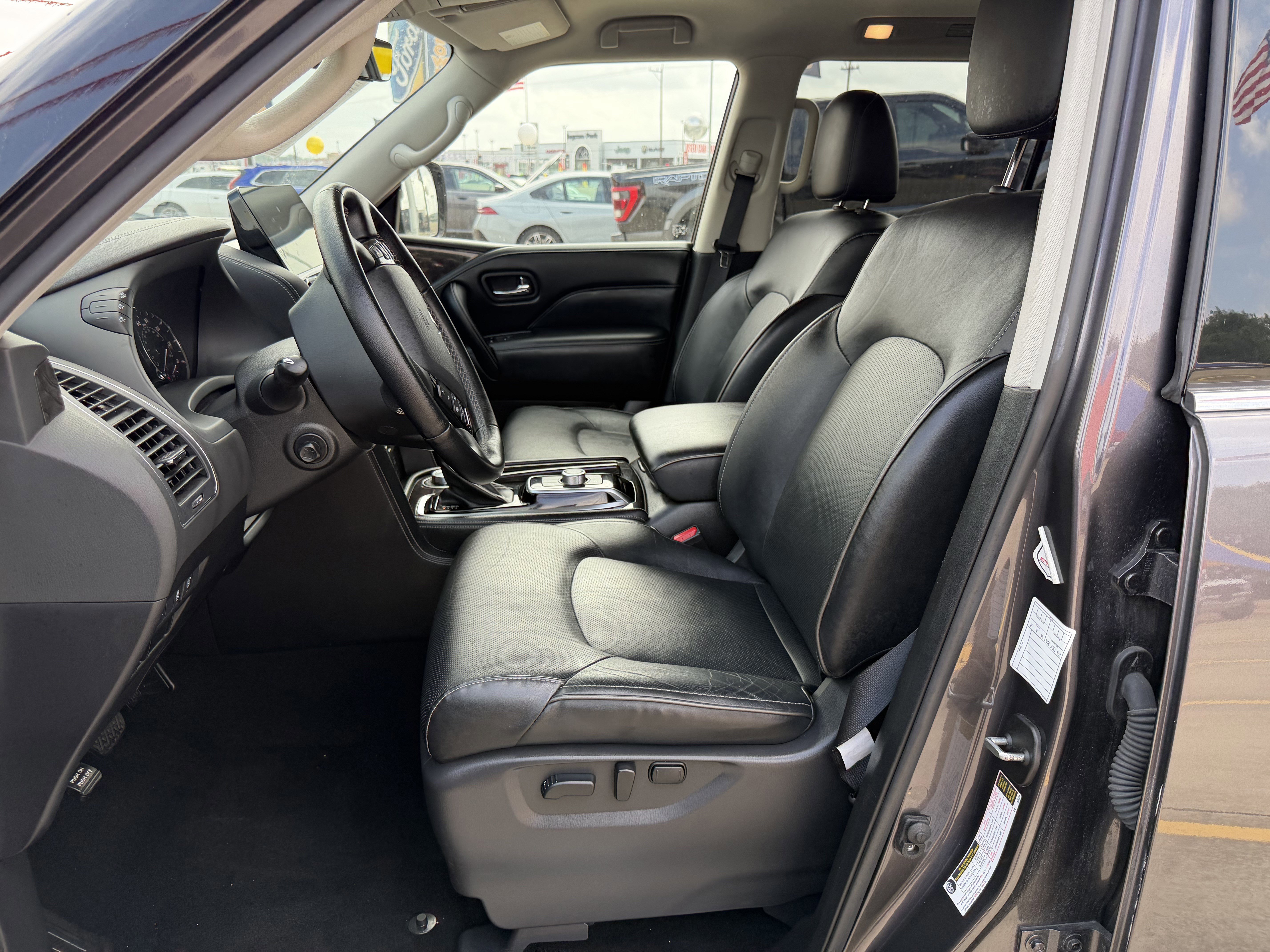 Used 2024 INFINITI QX80 Luxe image 17