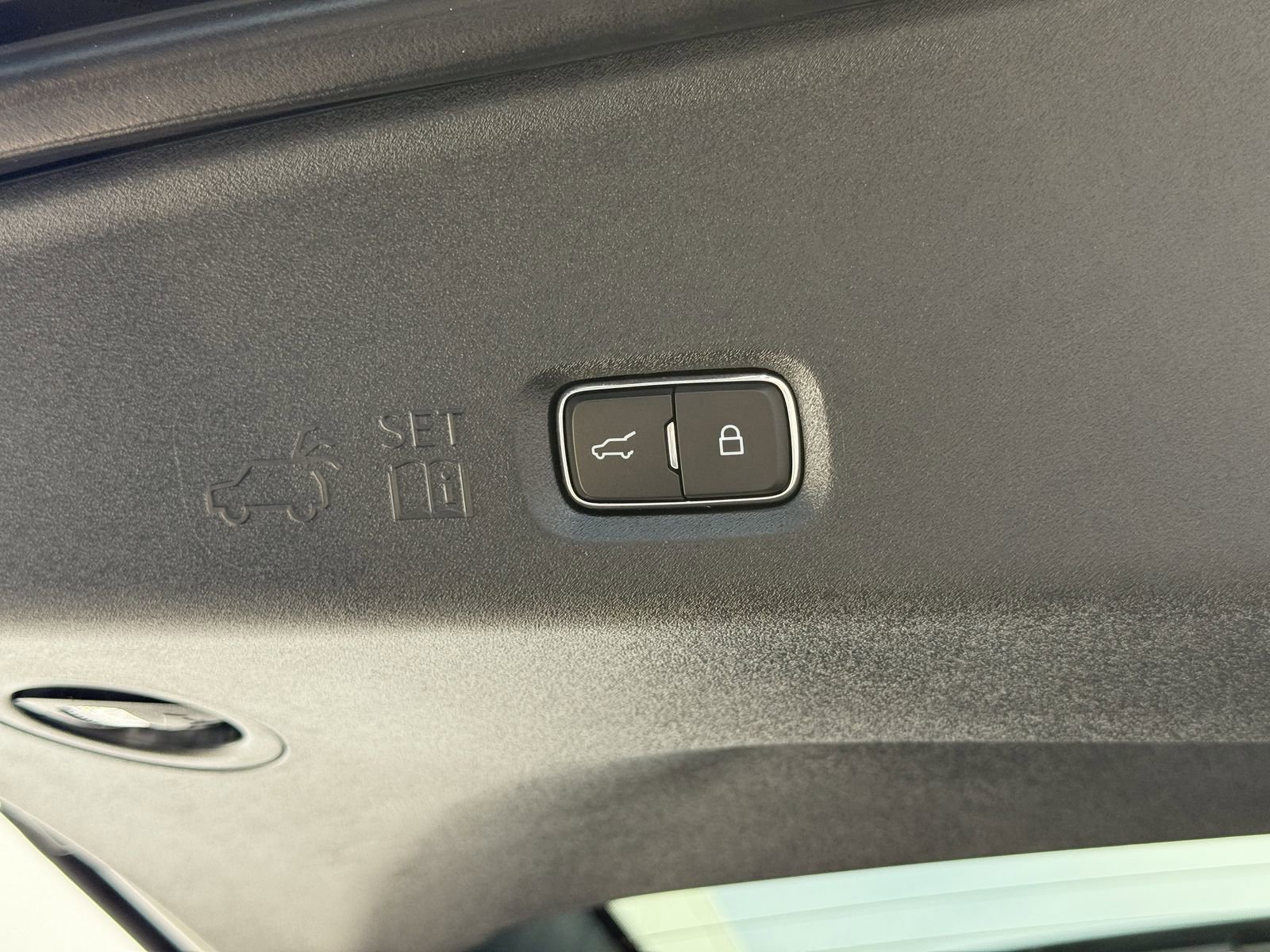 Certified 2025 Ford Expedition Active AWD/4WD image 8