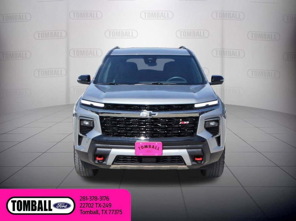 Used 2024 Chevrolet Traverse Z71 AWD/4WD image 2