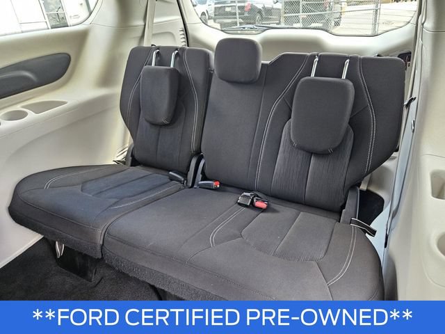 Used 2022 Chrysler Voyager LX FWD image 20