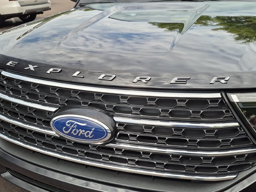 Certified 2021 Ford Explorer XLT w/ Equipment Group 202A AWD/4WD image 36