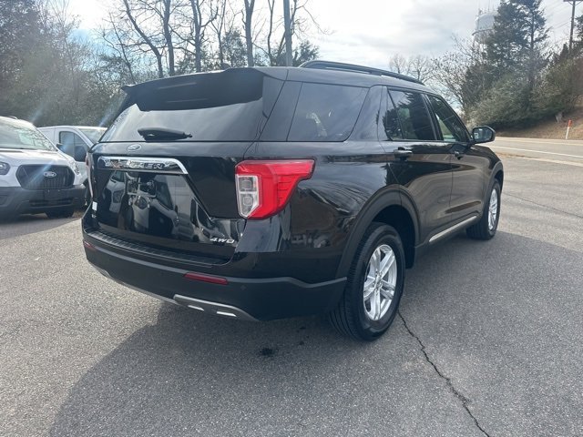 Certified 2022 Ford Explorer XLT w/ Equipment Group 202A image 3