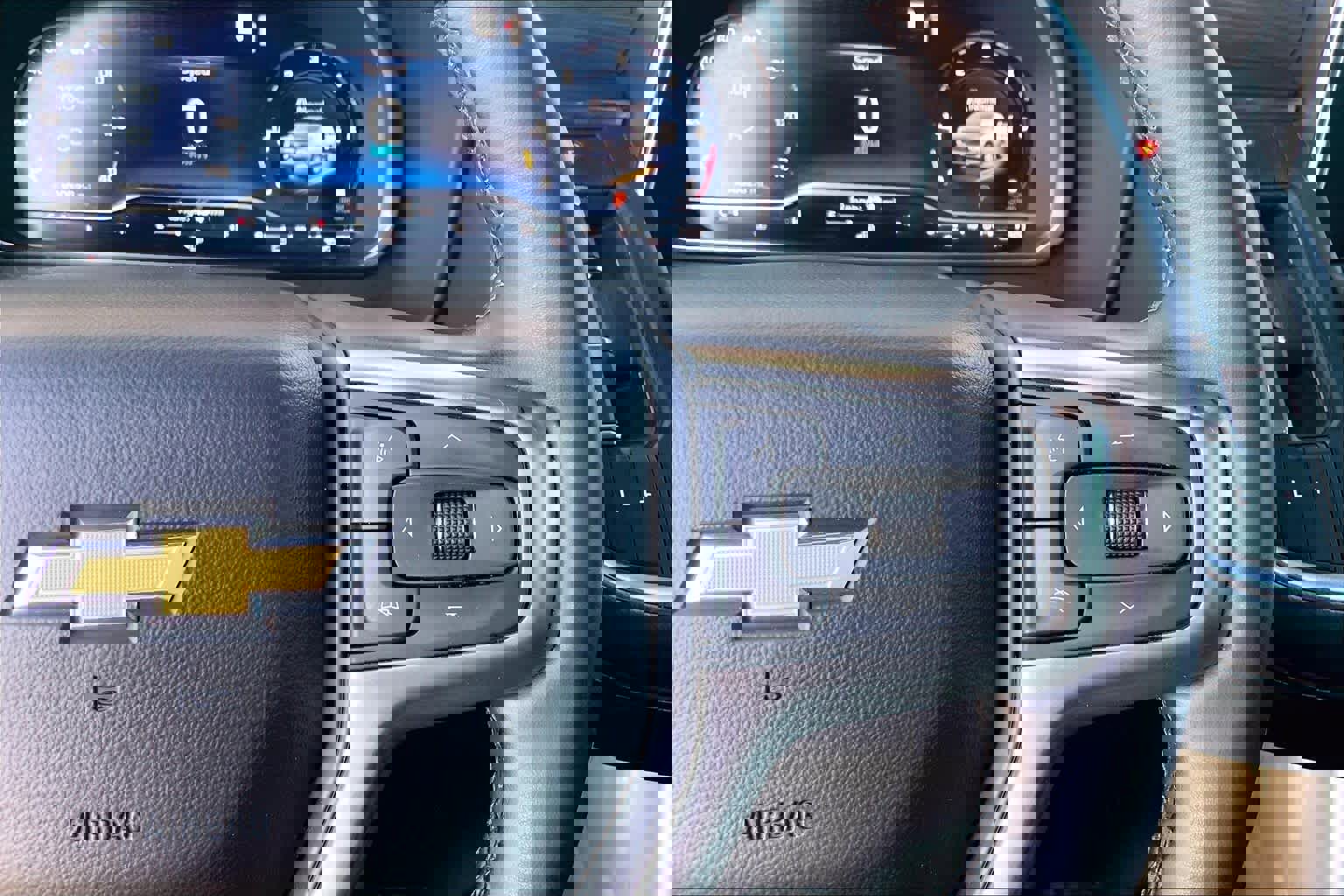 Used 2023 Chevrolet Suburban LT w/ Luxury Package image 24