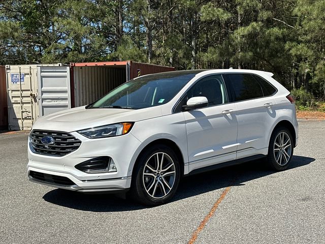 Certified 2019 Ford Edge Titanium w/ Equipment Group 301A image 3