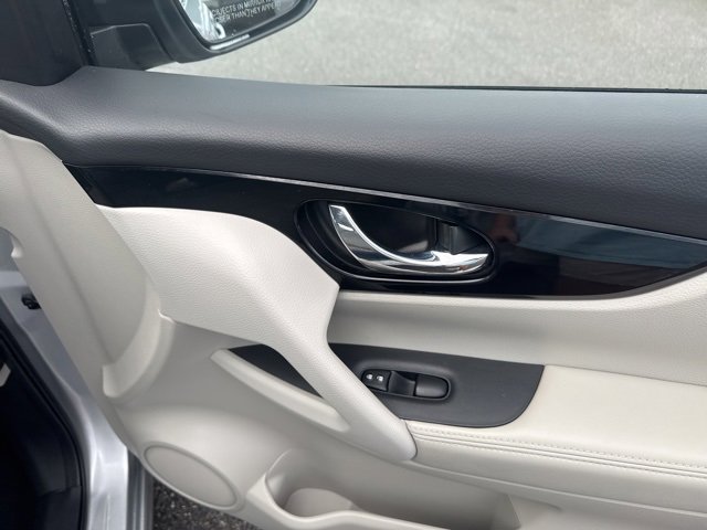 Used 2022 Nissan Rogue Sport SV image 44