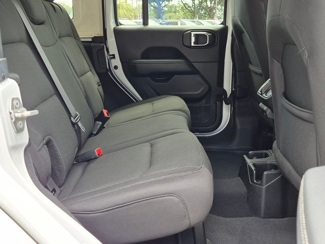 Used 2019 Jeep Wrangler Unlimited Sahara AWD/4WD image 19