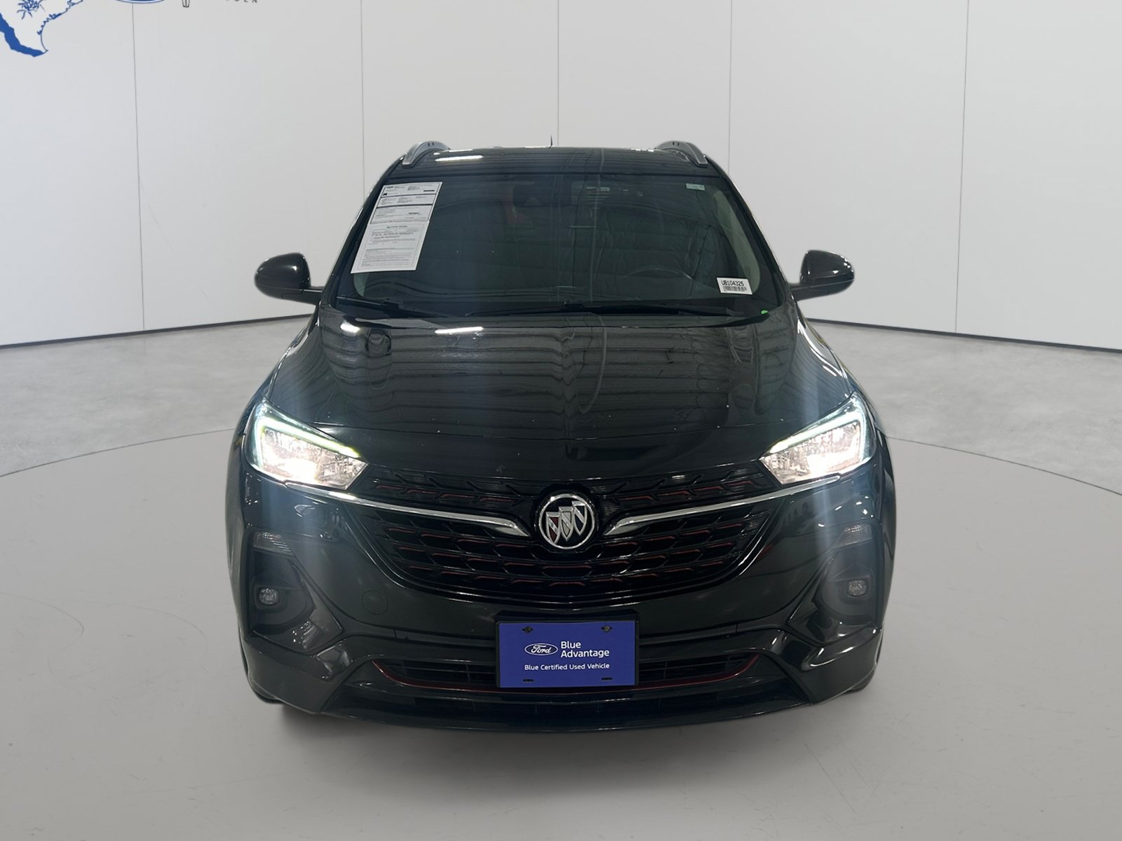 Used 2022 Buick Encore GX Select w/ Sport Touring Package FWD image 2