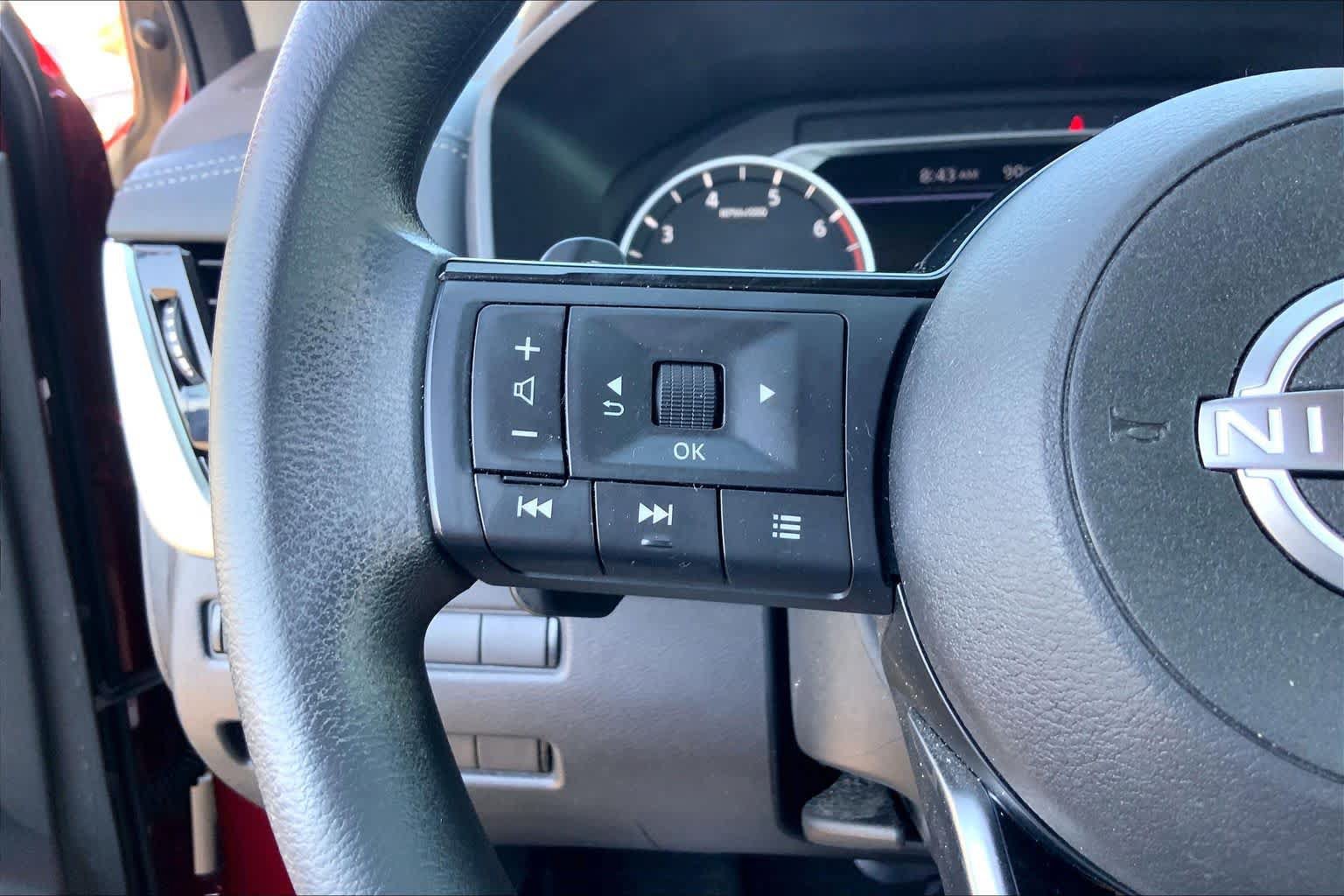 Used 2022 Nissan Rogue SV FWD image 24
