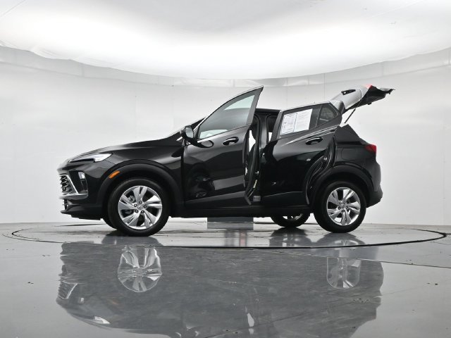 Used 2025 Buick Encore GX Preferred FWD image 54