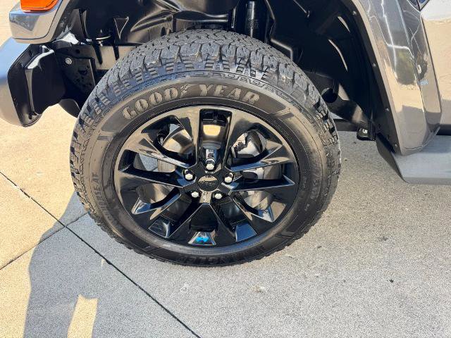 Used 2022 Jeep Wrangler Unlimited Sahara w/ Cold Weather Group image 8