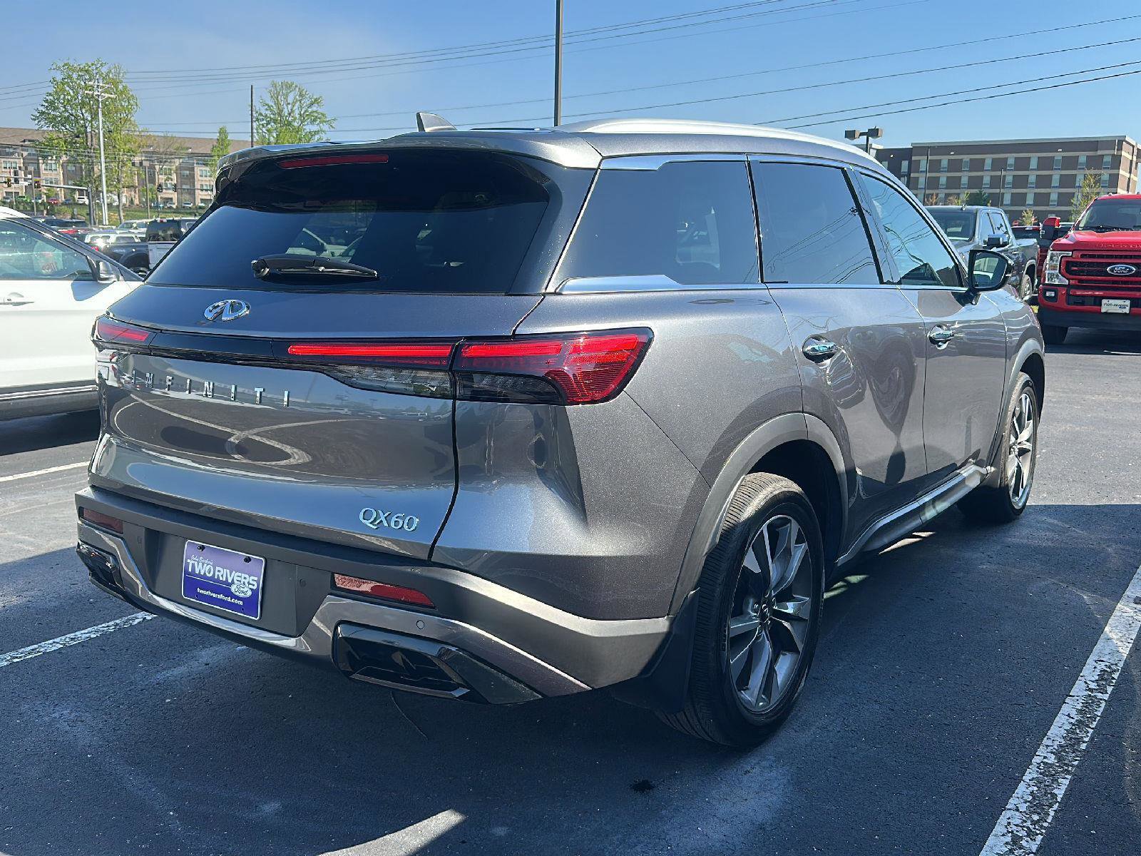 Used 2025 INFINITI QX60 Luxe FWD image 3