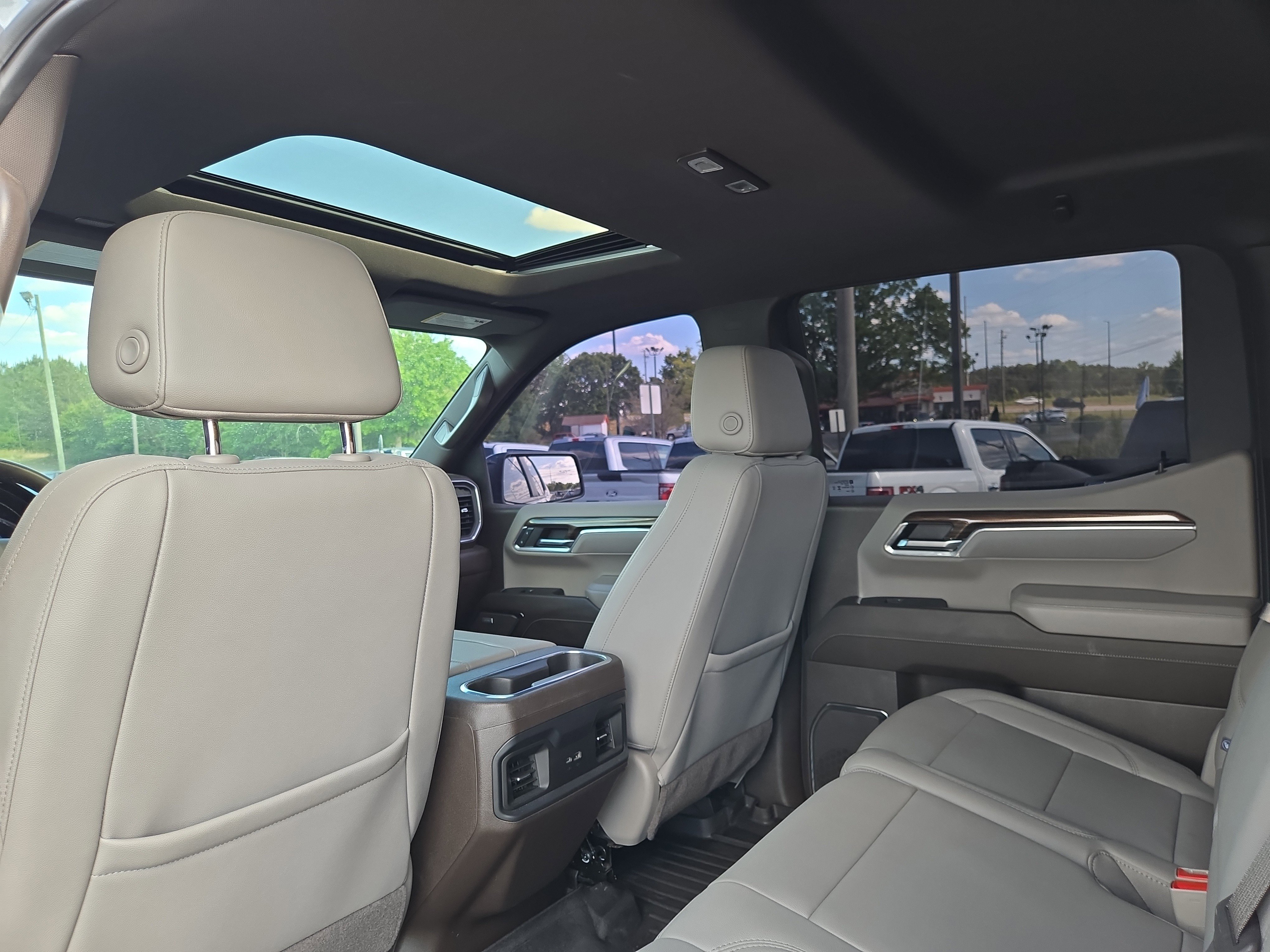 Used 2024 Chevrolet Silverado 1500 LT Trail Boss w/ Convenience Package II AWD/4WD image 21