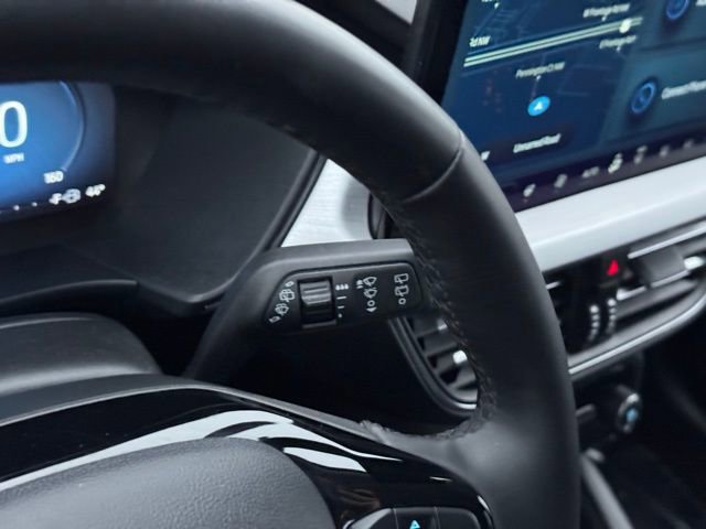 Certified 2025 Ford Escape Platinum image 28