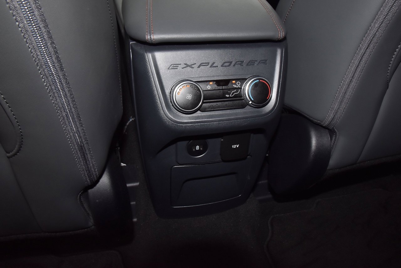 Certified 2025 Ford Explorer Active w/ Active Comfort Package RWD image 19