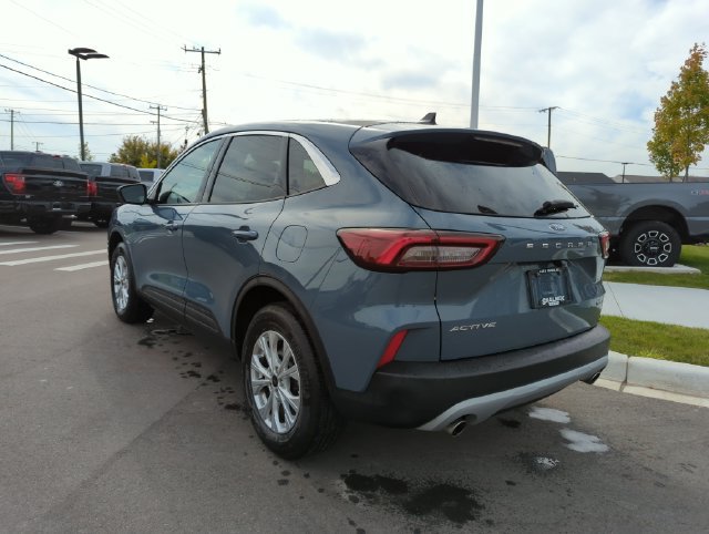 Certified 2024 Ford Escape Active AWD/4WD image 3