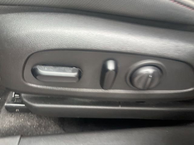 Used 2021 Chevrolet TrailBlazer RS w/ Convenience Package image 19