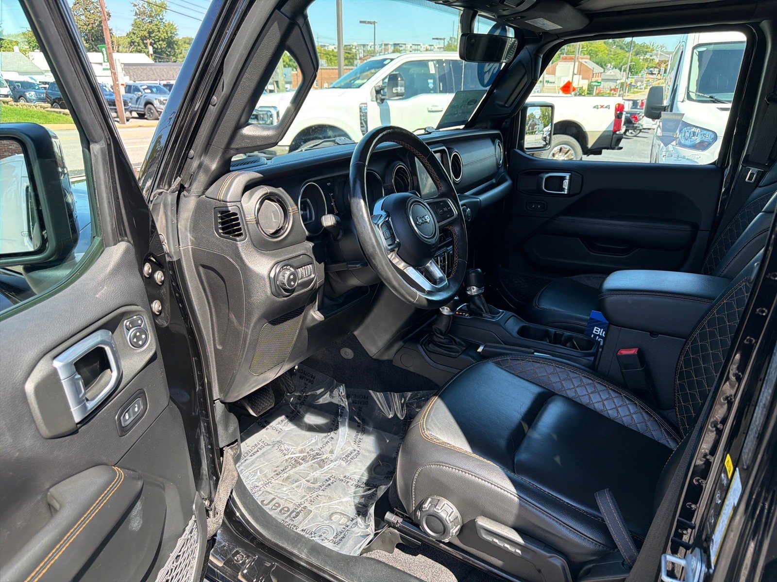 Used 2021 Jeep Gladiator Overland AWD/4WD image 12