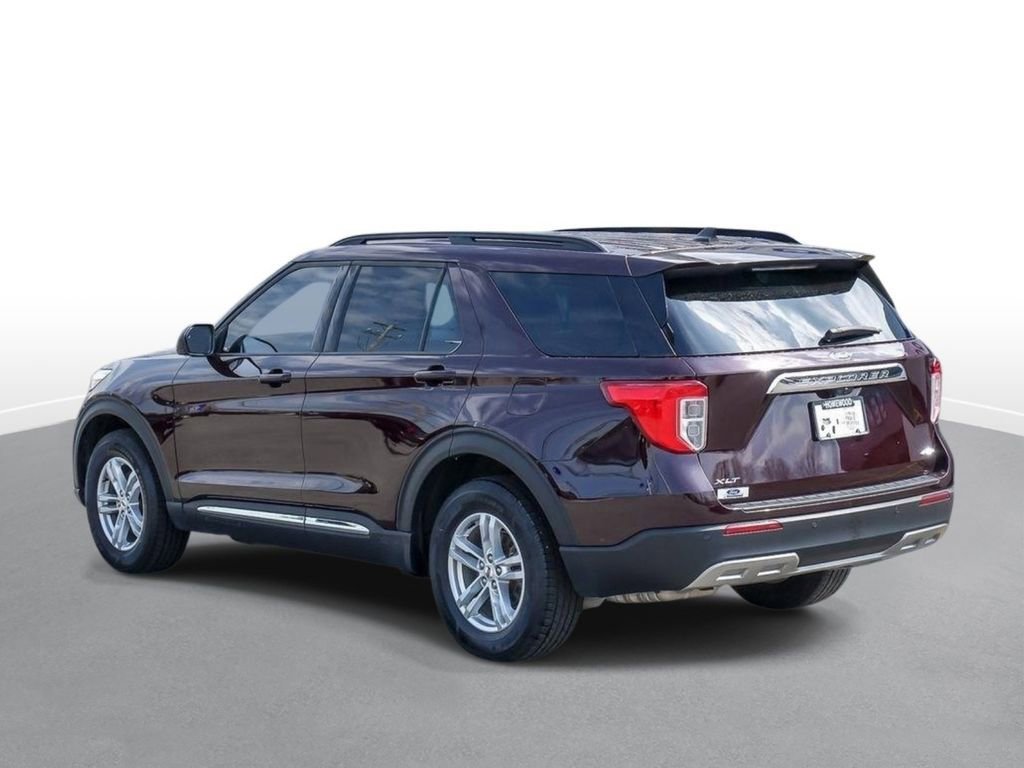 Certified 2022 Ford Explorer XLT w/ Equipment Group 202A image 3