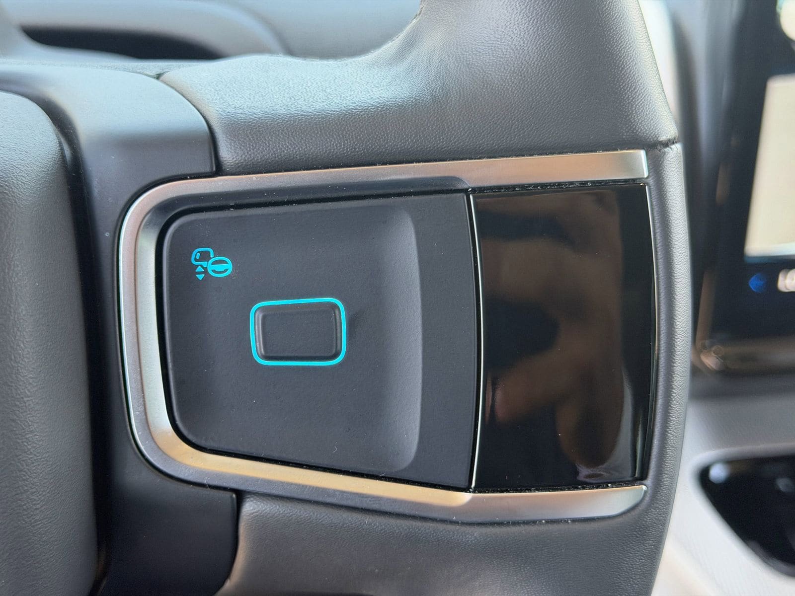 Certified 2025 Ford Expedition Active AWD/4WD image 25