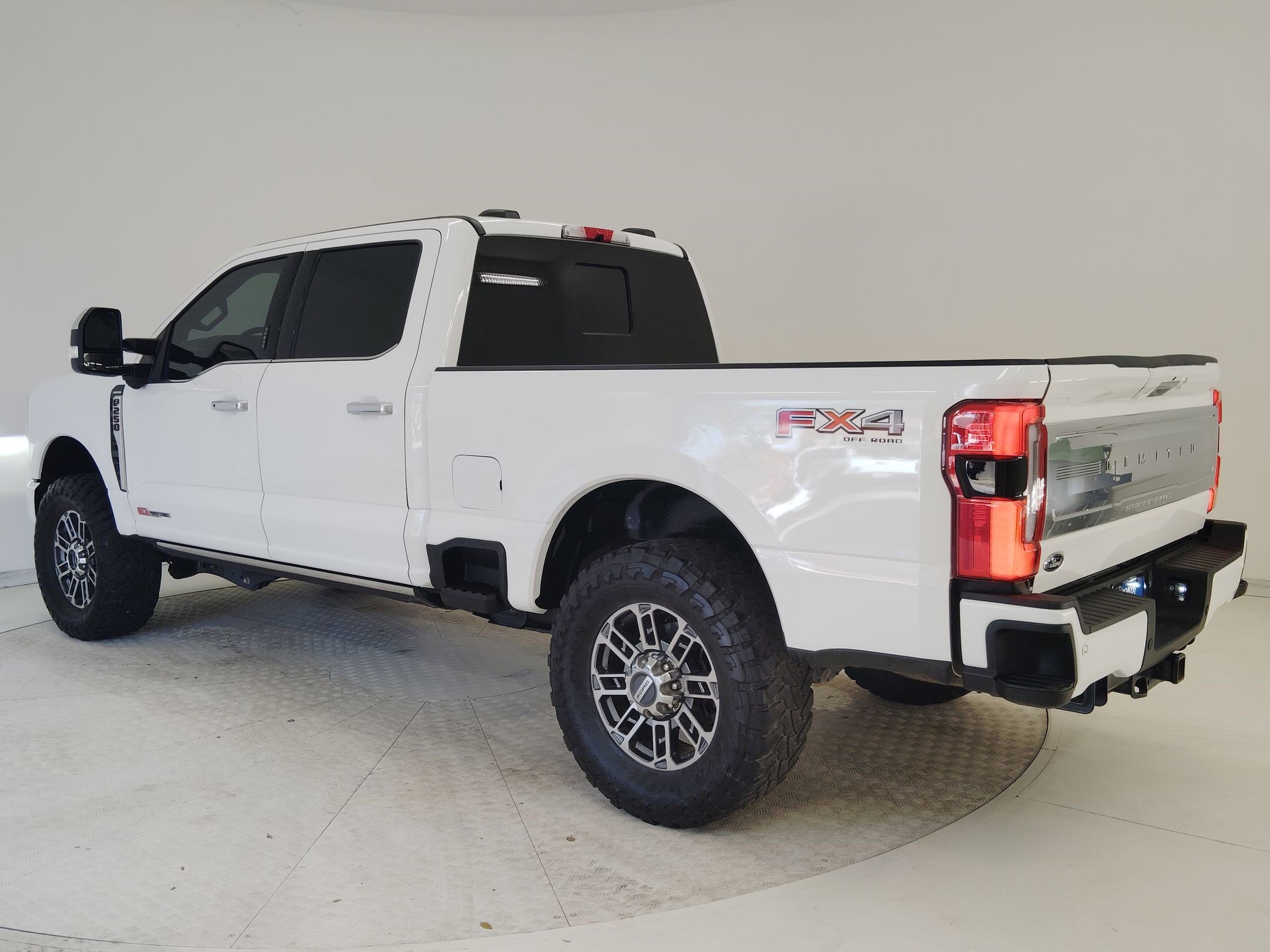 Certified 2024 Ford F250 Limited w/ FX4 Off-Road Package image 3