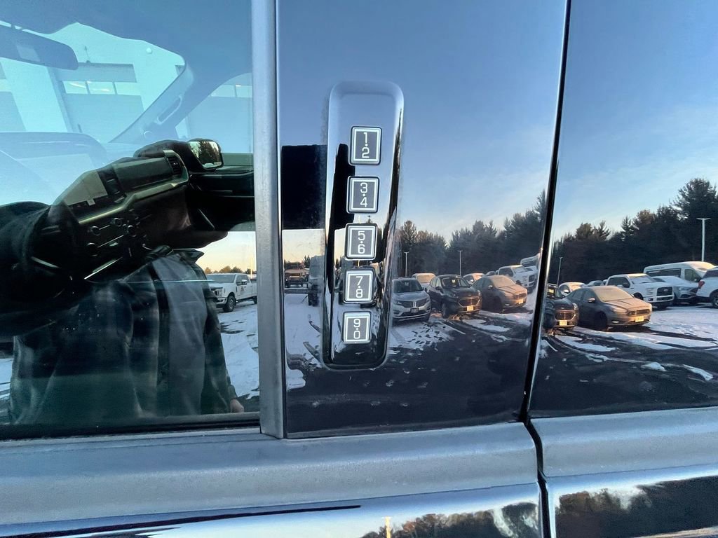 Certified 2022 Ford F150 Raptor w/ Equipment Group 801A High image 9